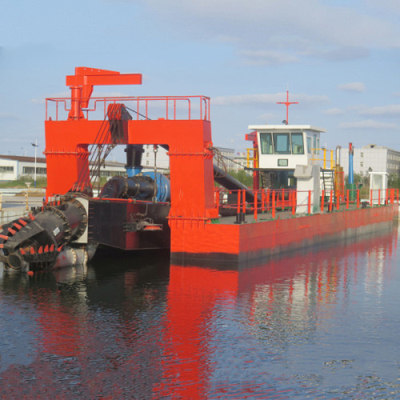 River Dredging Ship Suction Dredger 272HP With Submersible Pump Up To 25m