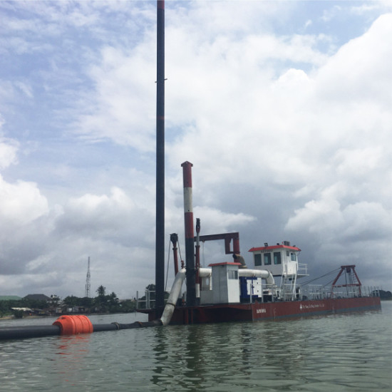 Versatile Waterway Dredging Equipment With Remote Control  Up To 200 KW Cutter Power