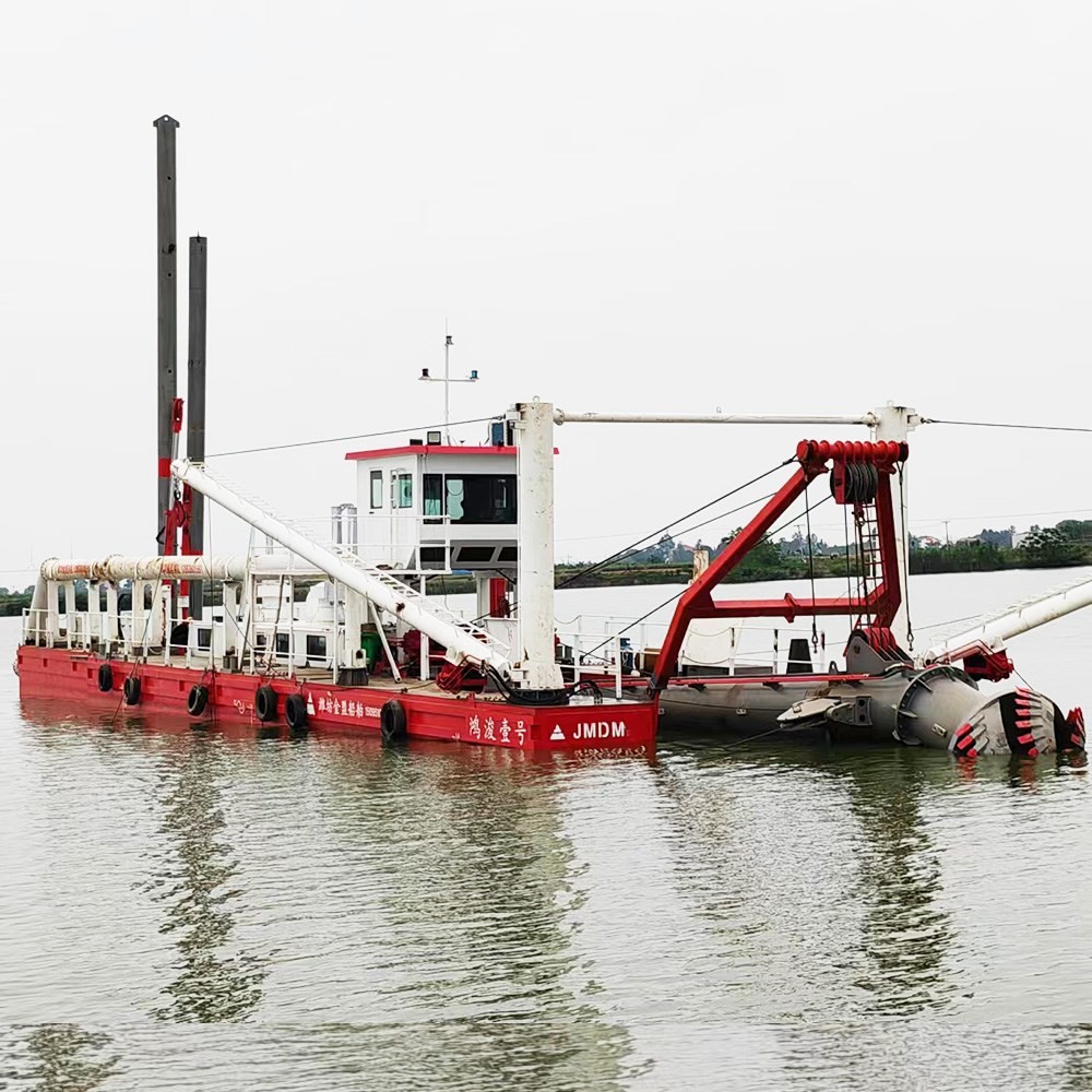 22inch 4000m3 River / Sea Suction Dredging Equipment Driven By Diesel Engine Power