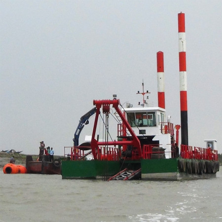 Sea Bed Desilting Cutter Sand Dredger Dredging In Salty Water / Lake